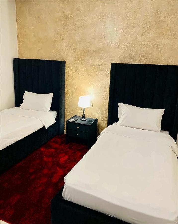 Aparthotel & Hotel Doha Надор Екстер'єр фото